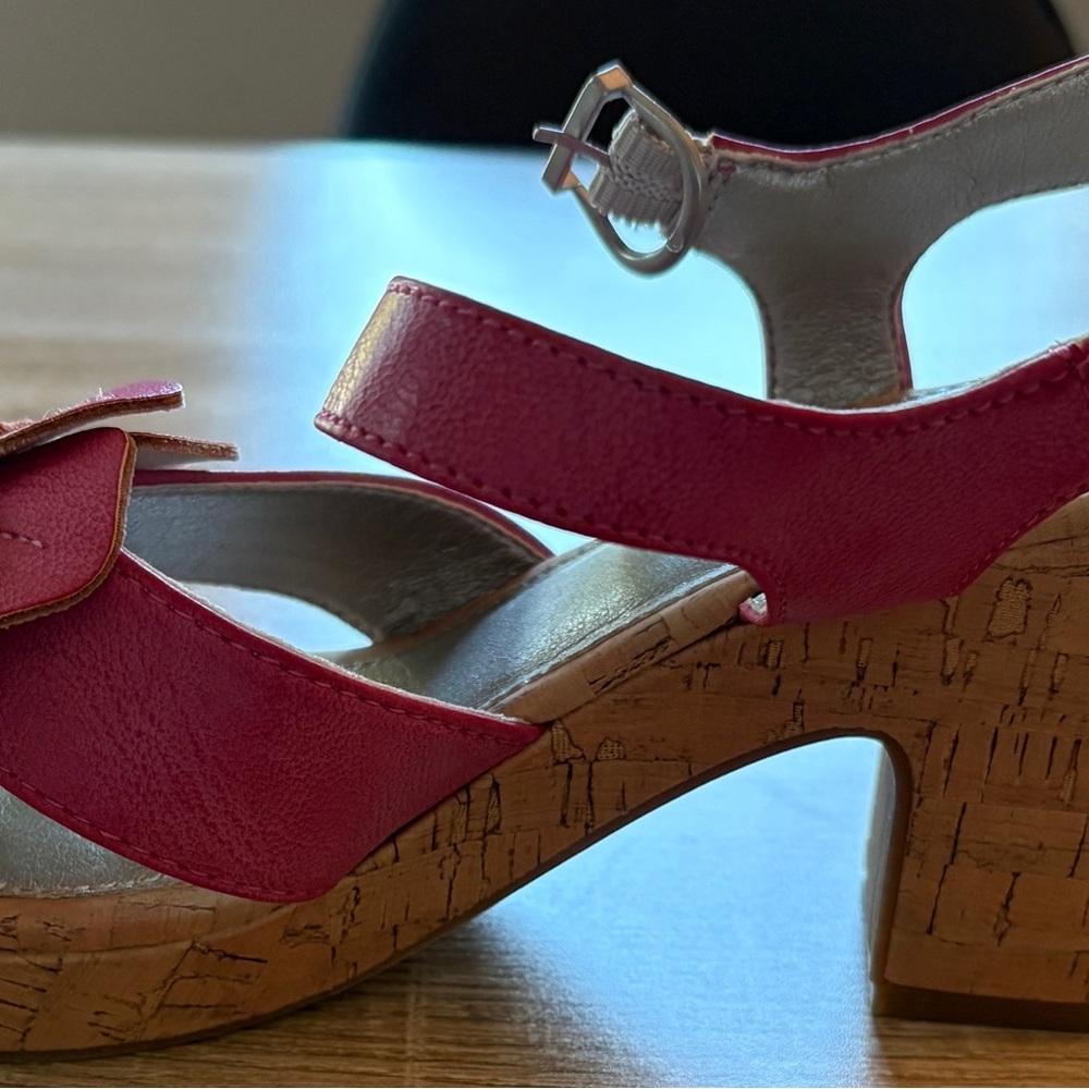 B.OC. Women’s hot pink cork platform & heel sandal size 9M to - Picture 5 of 8